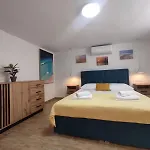 Lunaris Apartments
